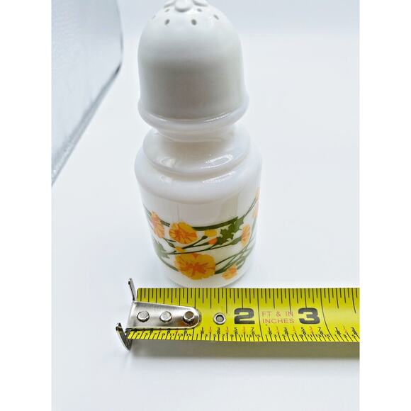 Vintage Avon Milk Glass Salt & Pepper Shakers Retro Hippie Flower Power 1960s - Picture 6 of 6